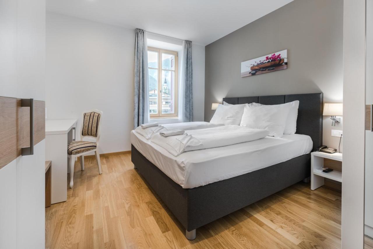Hotel Dvorec Tolmin Eksteriør billede