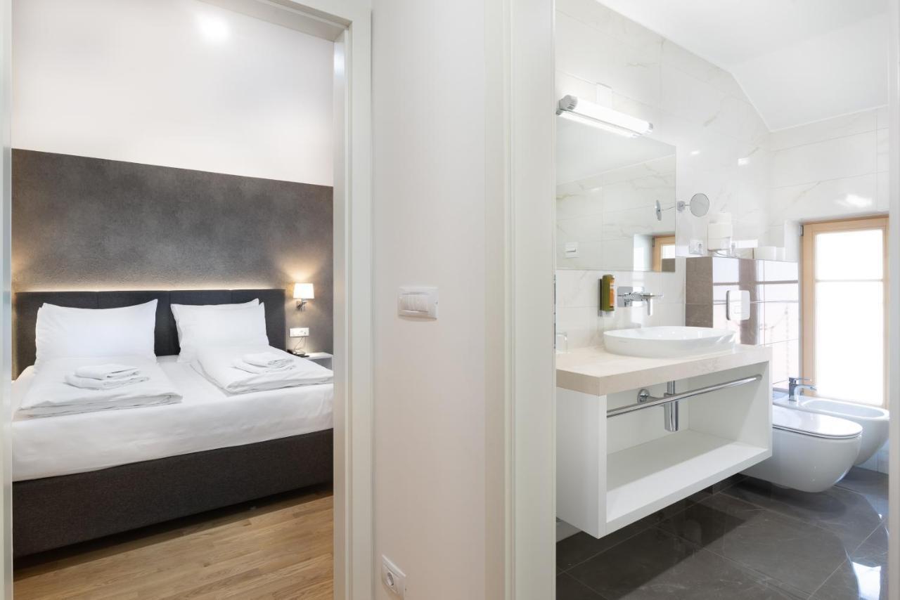 Hotel Dvorec Tolmin Eksteriør billede