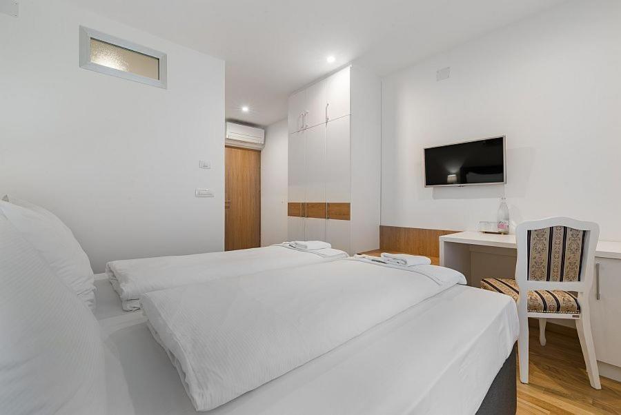 Hotel Dvorec Tolmin Eksteriør billede