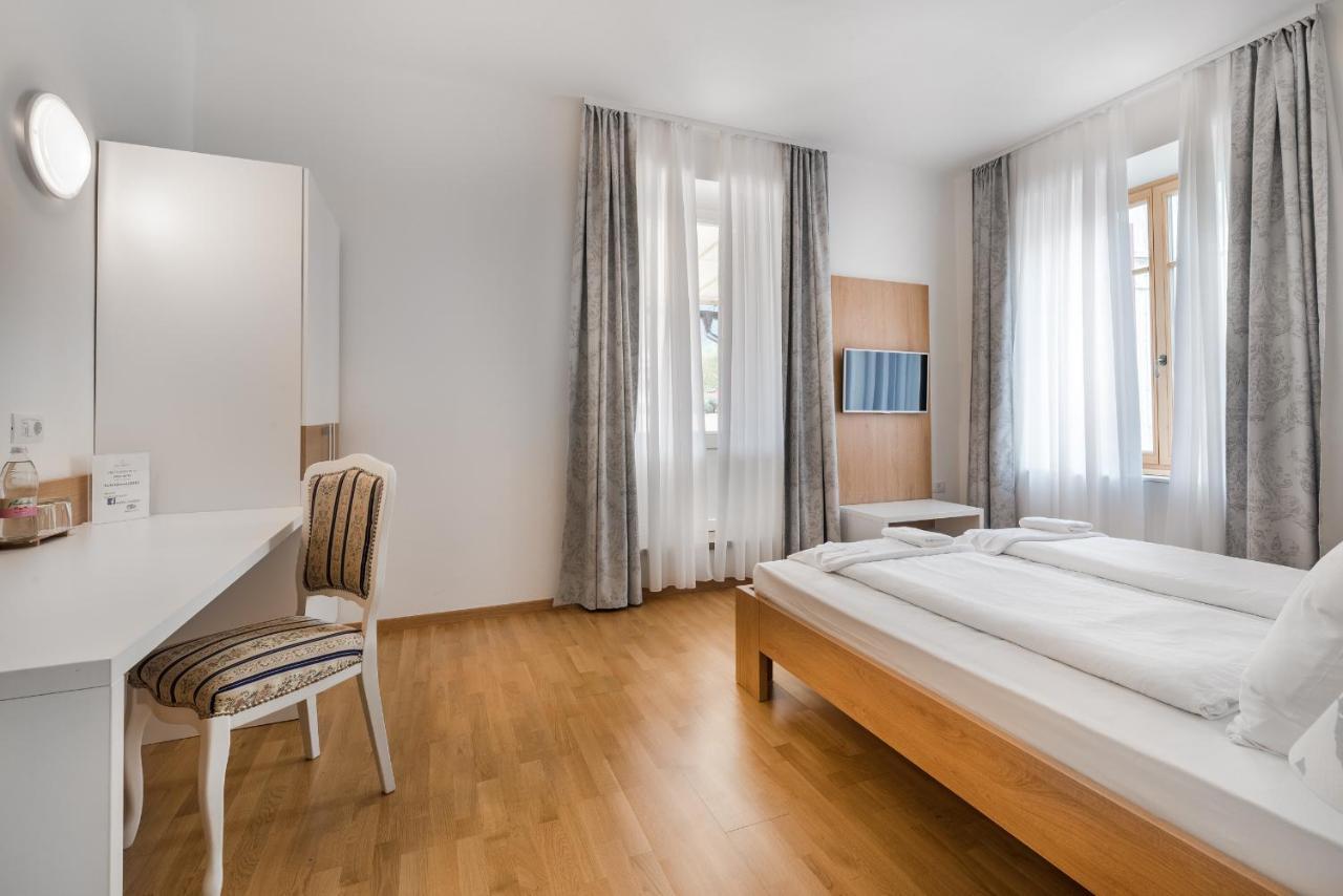 Hotel Dvorec Tolmin Eksteriør billede