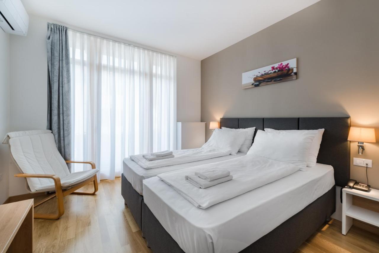 Hotel Dvorec Tolmin Eksteriør billede