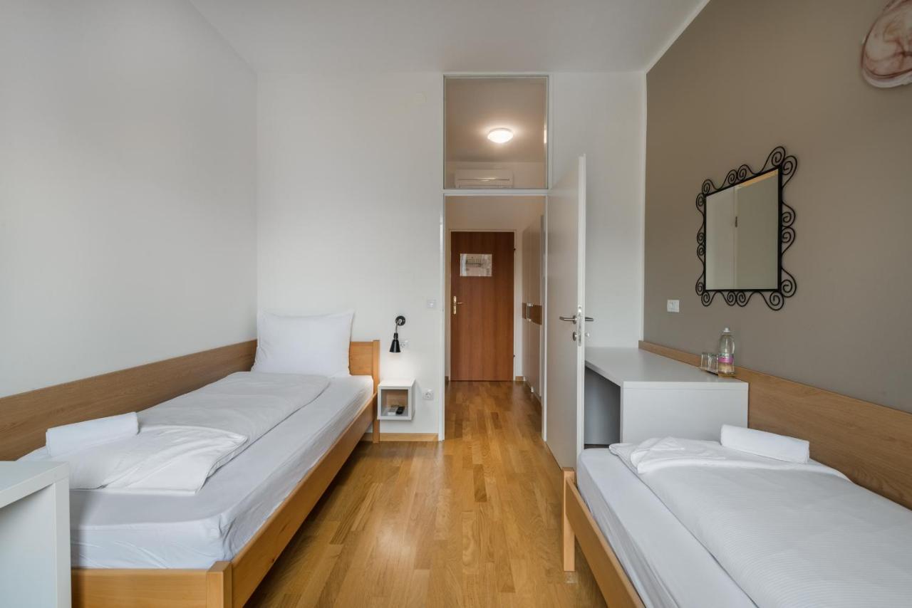 Hotel Dvorec Tolmin Eksteriør billede