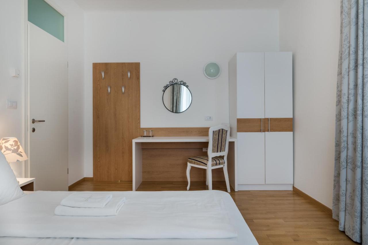 Hotel Dvorec Tolmin Eksteriør billede